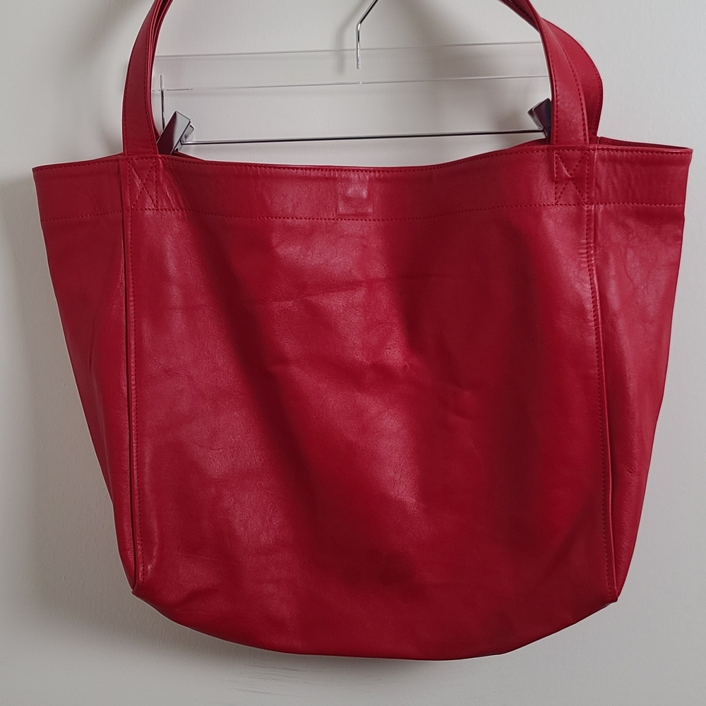 OVERSIZED LAMB LEATHER STATEMENT TOTE IN TOMATO RED - Picture 7 of 16